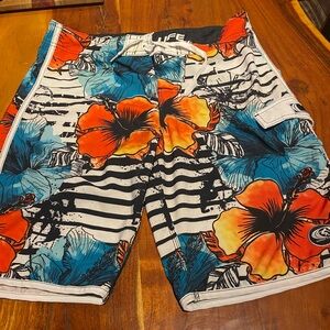 Wave Life men’s‎ board shorts size large